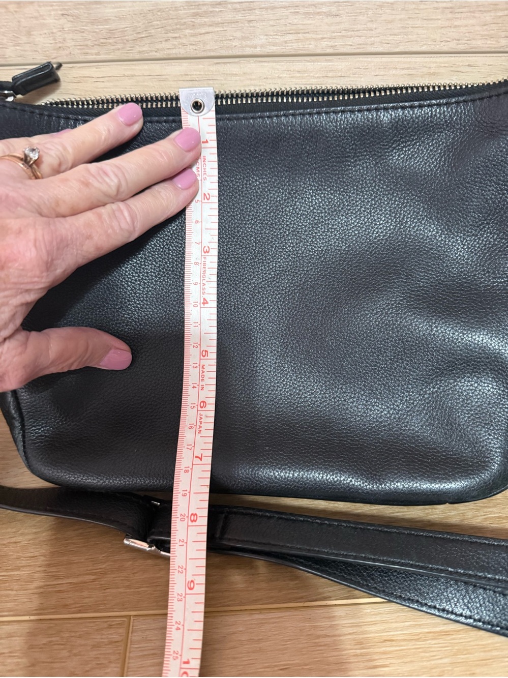 Vera Bradley Black Pebbled Leather Crossbody Bag Adjustable Strap Zip Top Purse - Picture 7 of 7